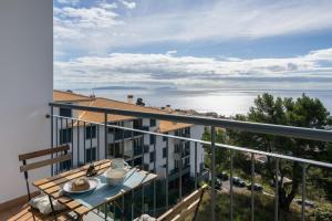 Blue Horizon Apartment by An Island Apart