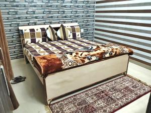 Vrindavan Divine Hut near Prem Mandir and Iskcon