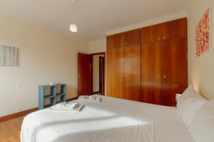 Botanic Garden Terrace Apartment by Vacationy