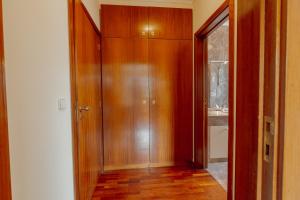 Botanic Garden Terrace Apartment by Vacationy