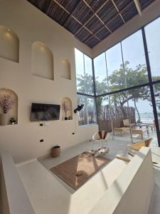 Lotus Beach House playa privada