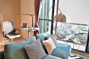 5min Metro | KingBed | Kitchen full | Netflix WiFi