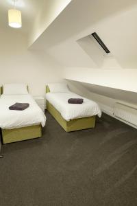 Kehoes Platinum Suite Near Etihad Stadium and Coop Live Arena Sleeps 4