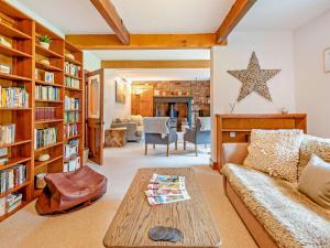 5 Bed in Eden Valley SZ111