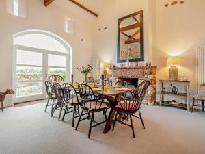 5 Bed in Eden Valley SZ111