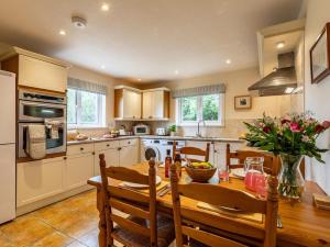 2 Bed in Godshill 95173