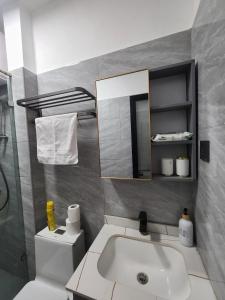 Comfy and secure Kilimani 1BR - Walk to Yaya Centre