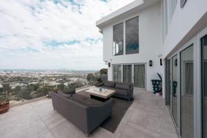 Hollywood Hills Glass Cabin-Skyline view -Floor to Ceiling Windows