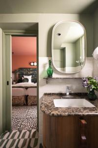 1.75 Paris La Trêve