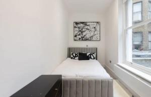 Bright, Sleek & Sophisticated Stay in Kensington