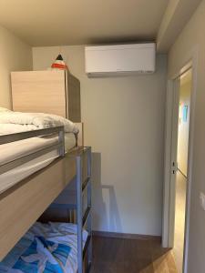 Modern appartement met frontaal zeezicht te Westende