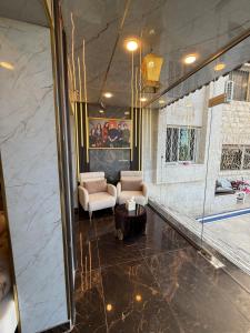 Al-Farouq Suites