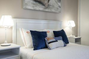 Forte Beach Retreat - 2BR Apartment with Terrace & AC