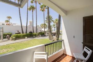 Forte Beach Retreat - 2BR Apartment with Terrace & AC