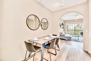 2BR Condo with shared Pool near Disney!