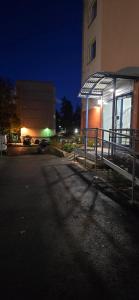 Vantaa ZoneB apartment for one to five persons and 20min by train from Airport and Helsinki City and one car park