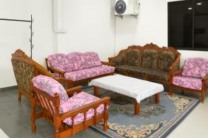 Welcome to MANAF HOME STAY, 3 Fully Furnished bedrooms, located in beautiful Alor Gajah, Melaka