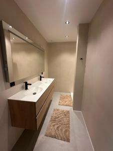 Studio with Pool Table and Optional Sauna & Hot Tub