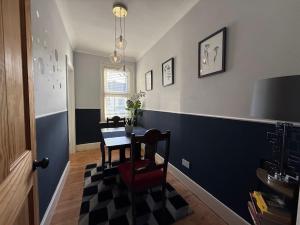 Plumstead Pied-à-Terre - Your Stylish Urban Retreat