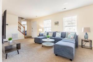 Spacious Home wLarge Deck near Downtown Richmond