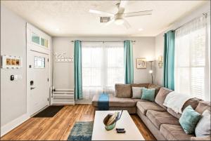 Cozy 3BD Galveston Beach Getaway