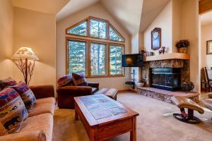 Highlander 305 by Ski Country Resorts