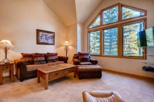 Highlander 305 by Ski Country Resorts