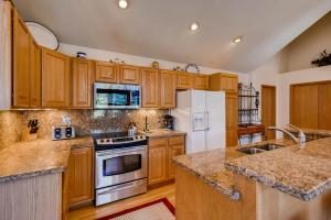 Highlander 305 by Ski Country Resorts