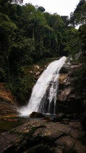 Chalé confortável com piscina em Maresias