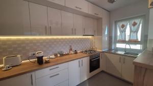 Lotus Apartment - Stunning View, Parking