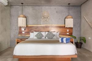 Mayan Culture Villa with Rooftop Pool