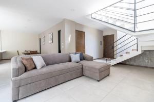 Casa Florencia Ensenada Home 3BR WIFi & BBQ 10 Guests