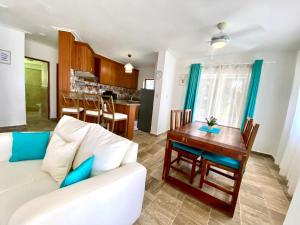 Radiant Realm Residence Free Parking BBQ Central los Corales