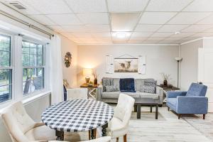 Rustic Cowboy Ranch Retreat: Stay Near Nashville