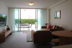 Kirra Surf Apartments