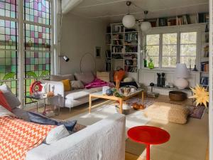 Charming Artists House In Söderåkra