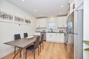 3 Bedroom -Walk to the Falls