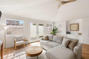 Luxury La Jolla Beach Retreat - Steps to Windansea