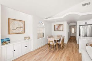 Luxury La Jolla Beach Retreat - Steps to Windansea