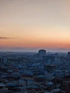 Modern Studio Apartment Near Royal Hospital