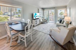 Ocean View 3BR Pelicans WatchPoolSteps to Beach