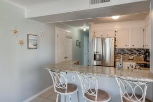 Ocean View 3BR Pelicans WatchPoolSteps to Beach