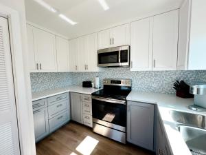 Relaxing Mesa Cottage - Walk to Beach, Trails and Cafes