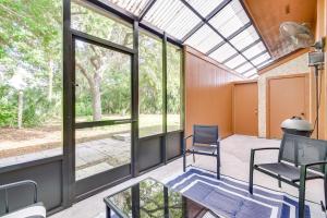 5 Mi to Anna Maria Island: Apt w Pool Access!