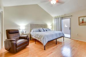 5 Mi to Anna Maria Island: Apt w Pool Access!