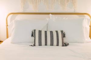 *NEW* The Camille | ATL Skyline | Rooftop | Cozy