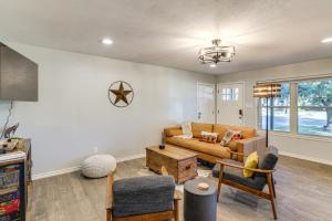 Dog-Friendly Dallas Home with Fenced Yard!