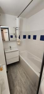 Chambre avec lit double proche centre ville