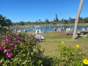 Florida condo close to Warm Mineral Springs