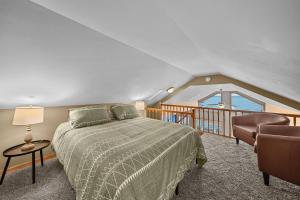 Sauna, Game Room, and Beach Front on Houghton Lake